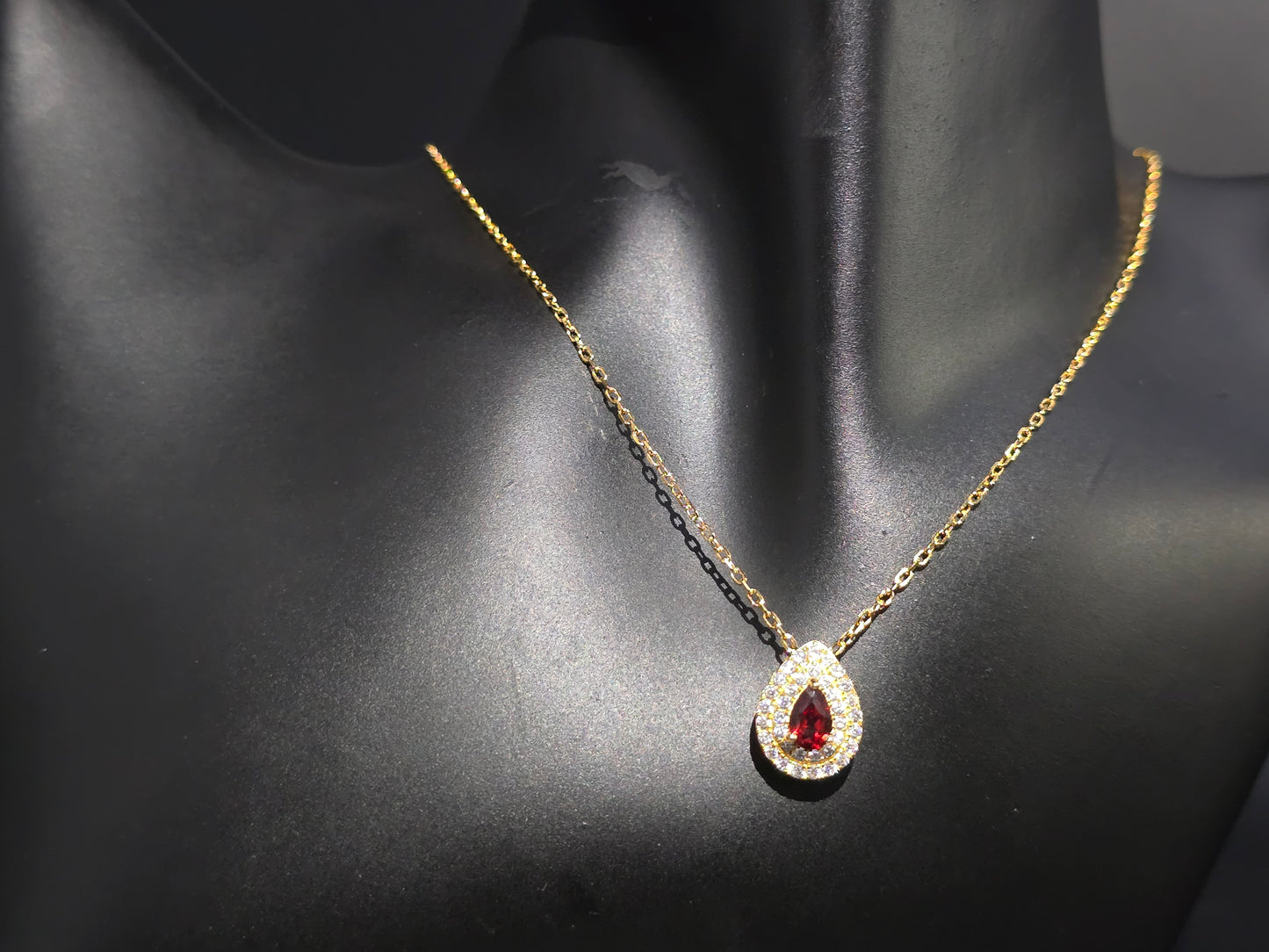 Claudia - NATURAL GARNET GEMSTONE NECKLACE IN 925 STERLING SILVER