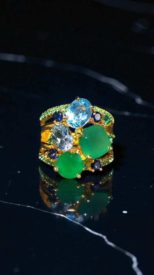 SELENE – GREEN AGATE AND BLUE TOPAZ GEMSTONE RING PLATED IN YELLOW GOLD